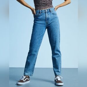 Pacsun Jeans Mom Jean Medium Blue High Rise Relax Fit Tapered Leg sz 26 Short